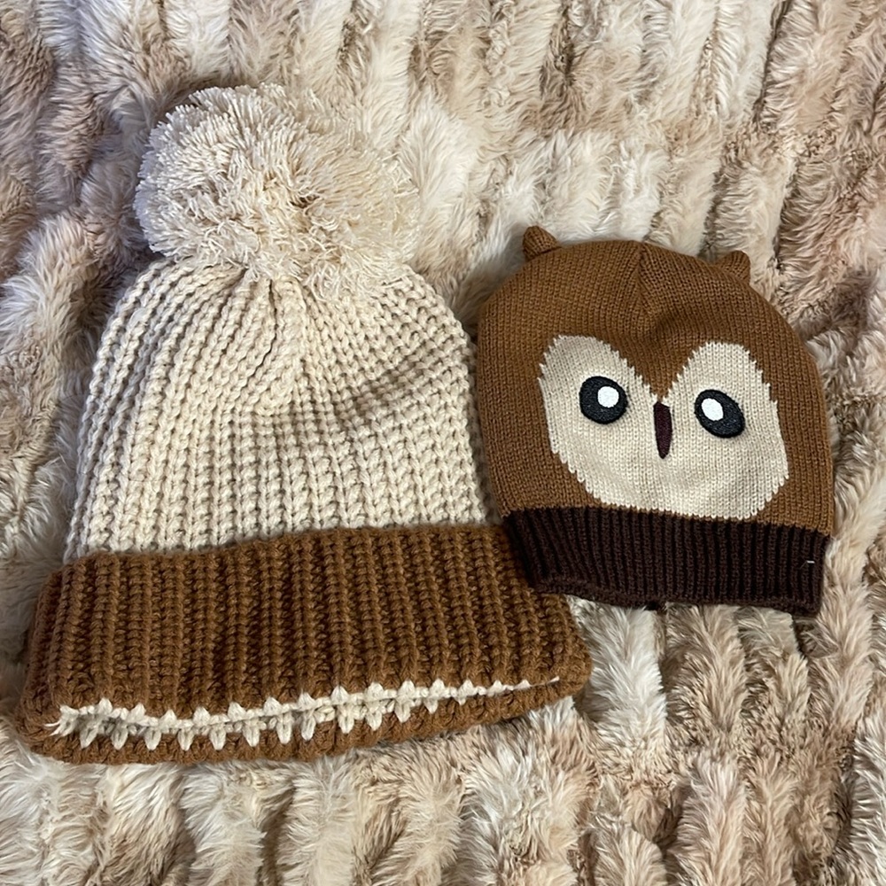 Mommy and me 2- pc beanie set NWOT